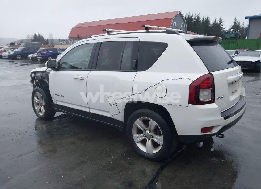 Photo 3 of 2014 Jeep Compass LATITUDE (VIN 1C4NJDEB3ED722471)