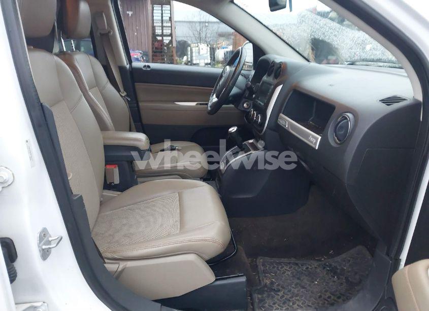 Photo 5 of 2014 Jeep Compass LATITUDE (VIN 1C4NJDEB3ED722471)