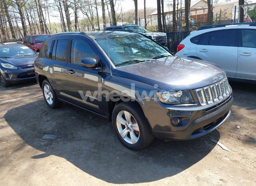 2014 Jeep Compass LATITUDE (VIN 1C4NJDEB3ED816351) main photo