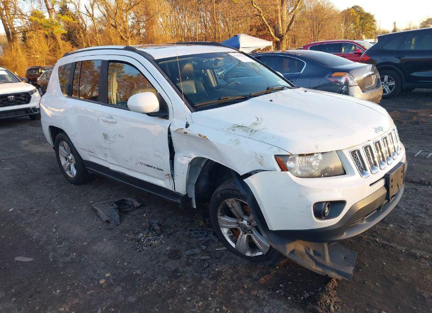 2014 Jeep Compass LATITUDE (VIN 1C4NJDEB3ED845901) main photo