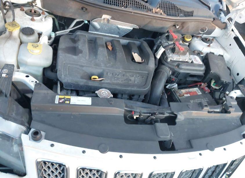 Photo 10 of 2014 Jeep Compass LATITUDE (VIN 1C4NJDEB3ED845901)