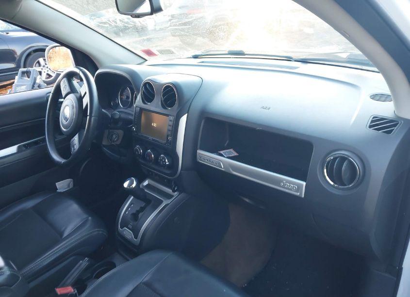 Photo 5 of 2014 Jeep Compass LATITUDE (VIN 1C4NJDEB3ED845901)