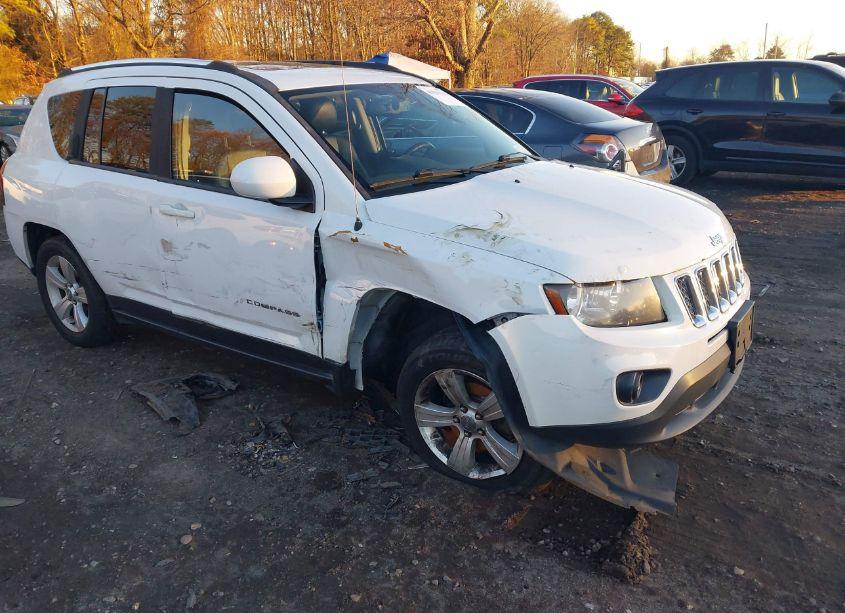Photo 6 of 2014 Jeep Compass LATITUDE (VIN 1C4NJDEB3ED845901)