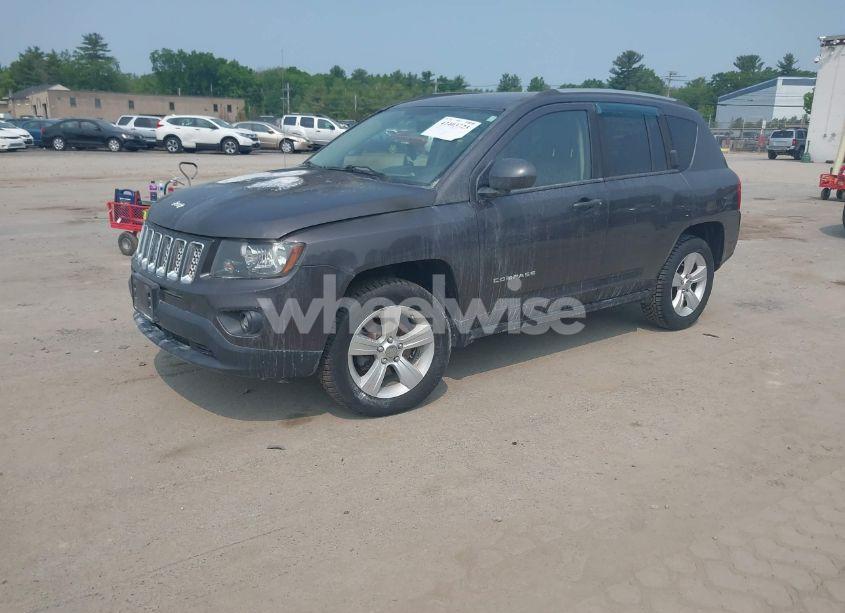 Photo 2 of 2014 Jeep Compass LATITUDE (VIN 1C4NJDEB3ED904770)