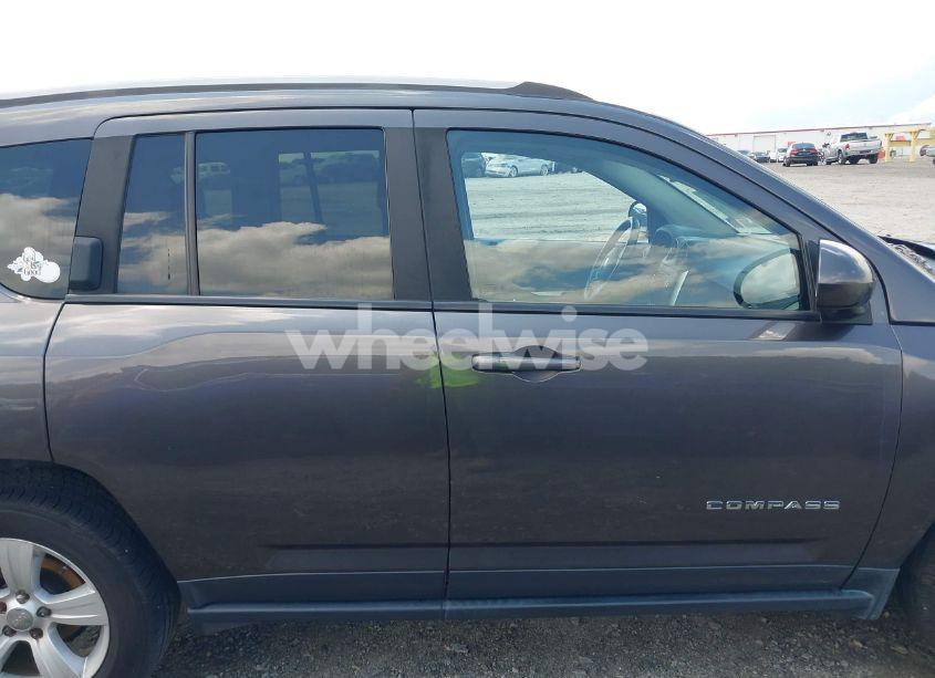 Photo 13 of 2016 Jeep Compass LATITUDE (VIN 1C4NJDEB3GD713675)