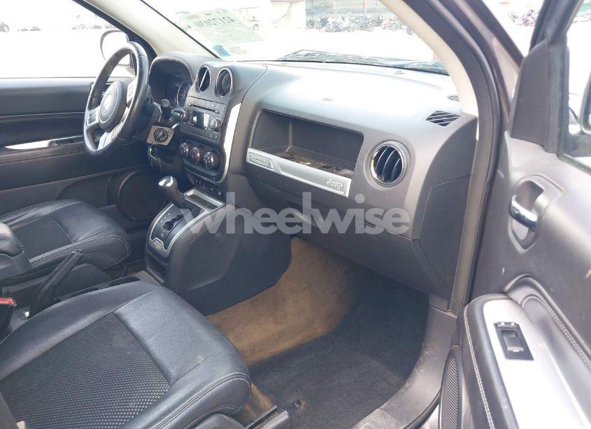 Photo 5 of 2016 Jeep Compass LATITUDE (VIN 1C4NJDEB3GD713675)