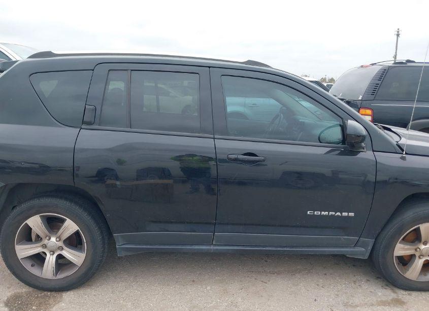 Photo 13 of 2017 Jeep Compass HIGH ALTITUDE 4X4 (VIN 1C4NJDEB3HD100473)