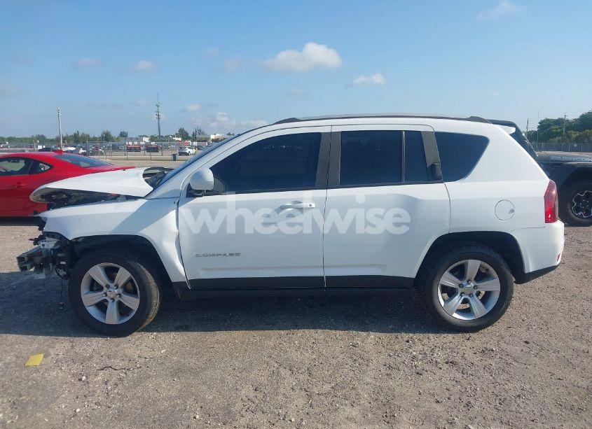 Photo 14 of 2017 Jeep Compass LATITUDE 4X4 (VIN 1C4NJDEB3HD113109)
