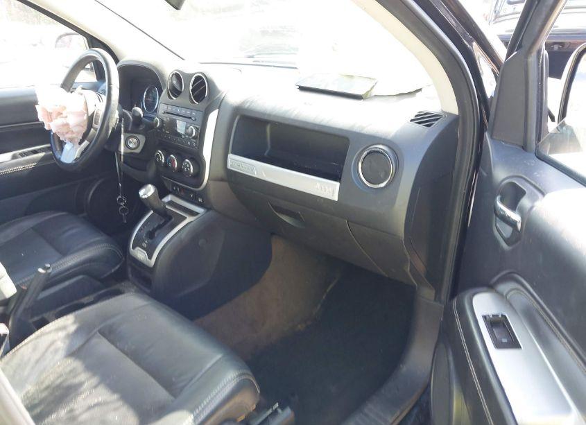 Photo 5 of 2017 Jeep Compass HIGH ALTITUDE 4X4 (VIN 1C4NJDEB3HD176453)