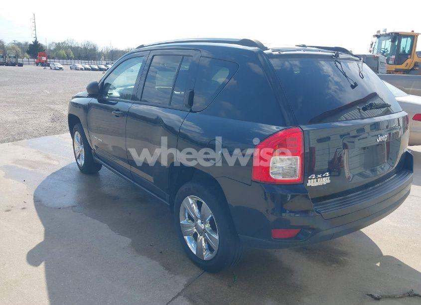 Photo 3 of 2013 Jeep Compass LATITUDE (VIN 1C4NJDEB4DD108799)