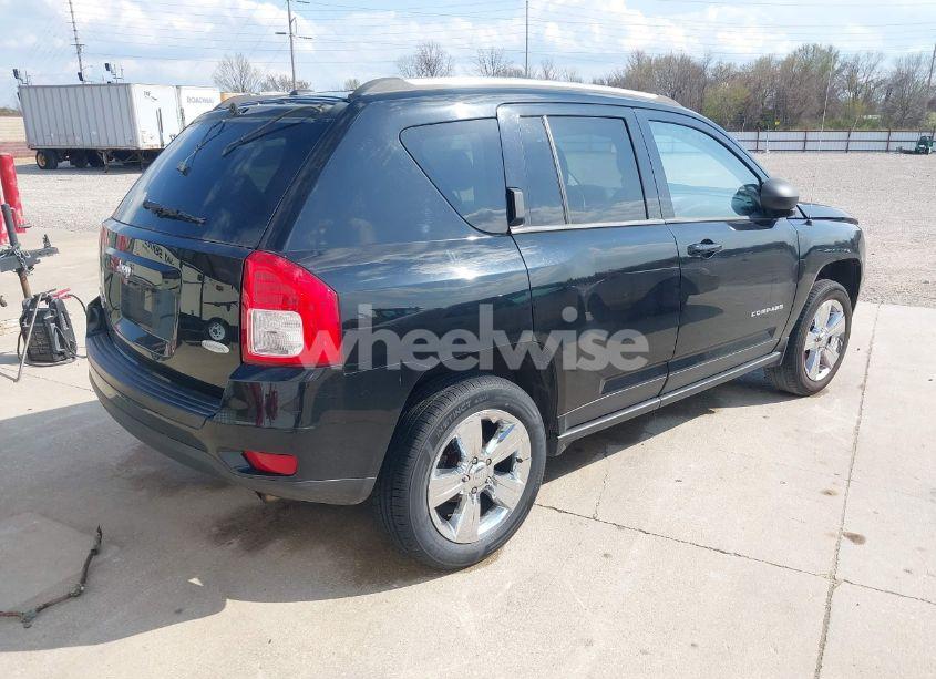 Photo 4 of 2013 Jeep Compass LATITUDE (VIN 1C4NJDEB4DD108799)