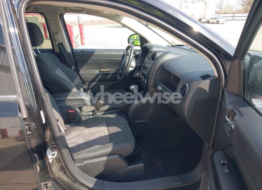 Photo 5 of 2013 Jeep Compass LATITUDE (VIN 1C4NJDEB4DD108799)