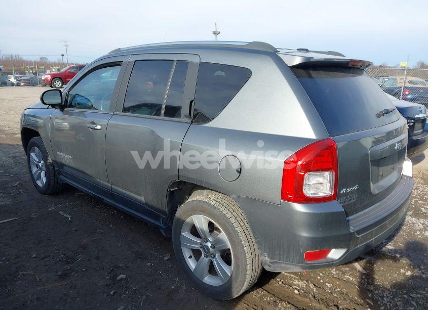 Photo 3 of 2013 Jeep Compass LATITUDE (VIN 1C4NJDEB4DD246116)