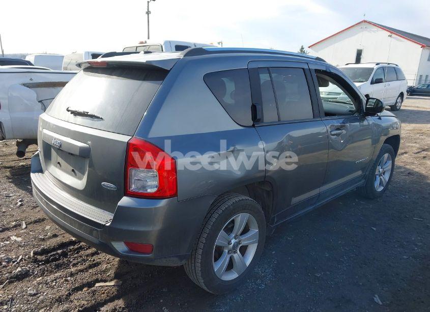 Photo 4 of 2013 Jeep Compass LATITUDE (VIN 1C4NJDEB4DD246116)