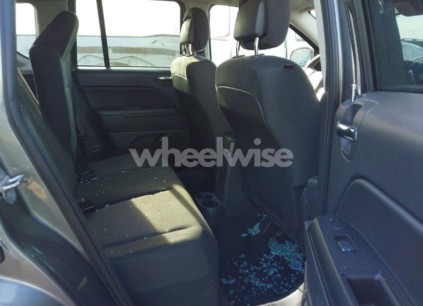 Photo 8 of 2013 Jeep Compass LATITUDE (VIN 1C4NJDEB4DD246116)