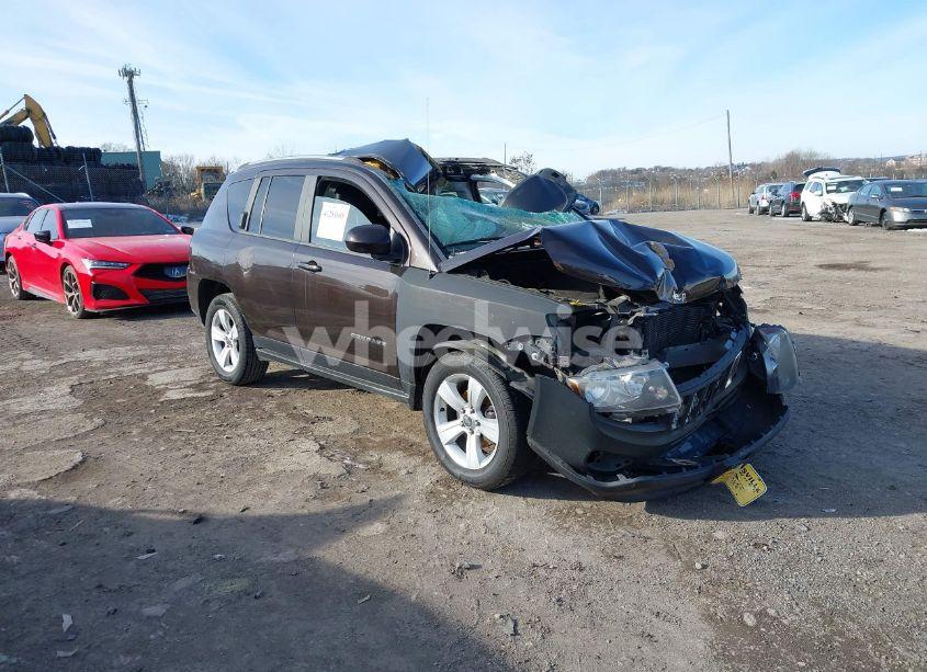 2014 Jeep Compass LATITUDE (VIN 1C4NJDEB4ED642175) main photo