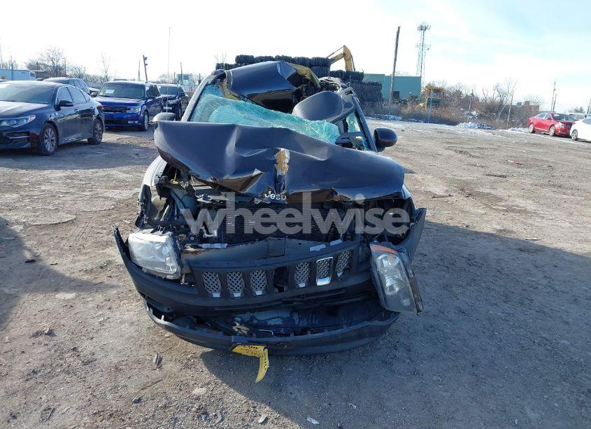 Photo 12 of 2014 Jeep Compass LATITUDE (VIN 1C4NJDEB4ED642175)