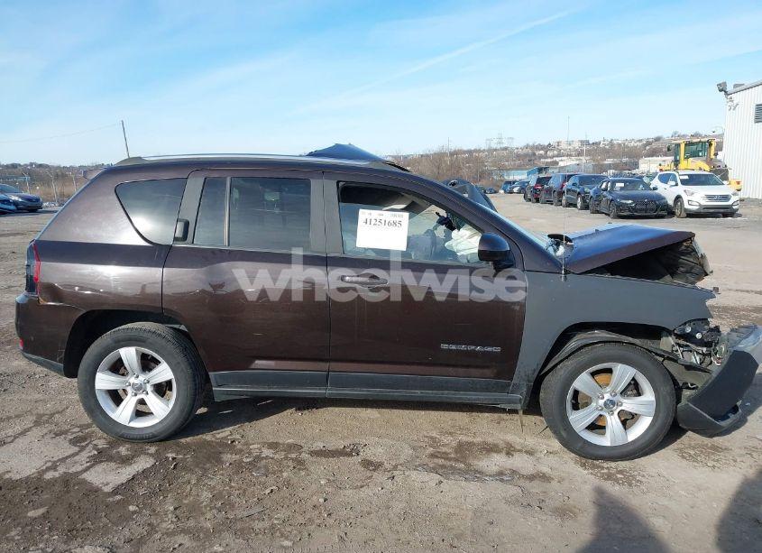 Photo 13 of 2014 Jeep Compass LATITUDE (VIN 1C4NJDEB4ED642175)