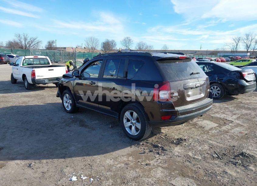 Photo 3 of 2014 Jeep Compass LATITUDE (VIN 1C4NJDEB4ED642175)