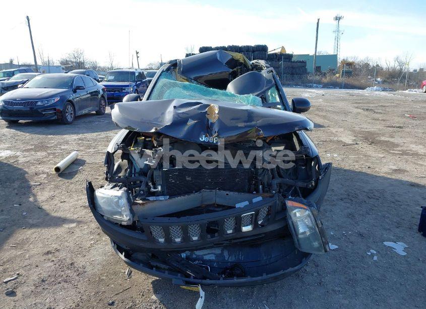 Photo 6 of 2014 Jeep Compass LATITUDE (VIN 1C4NJDEB4ED642175)