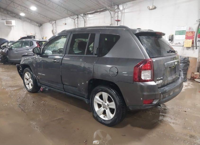 Photo 3 of 2014 Jeep Compass LATITUDE (VIN 1C4NJDEB4ED730871)