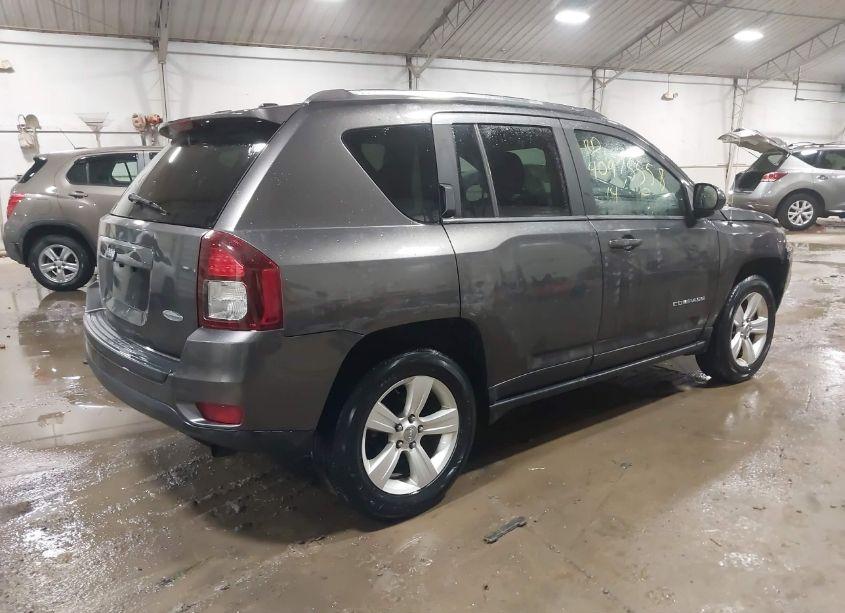 Photo 4 of 2014 Jeep Compass LATITUDE (VIN 1C4NJDEB4ED730871)