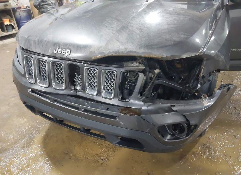 Photo 6 of 2014 Jeep Compass LATITUDE (VIN 1C4NJDEB4ED730871)