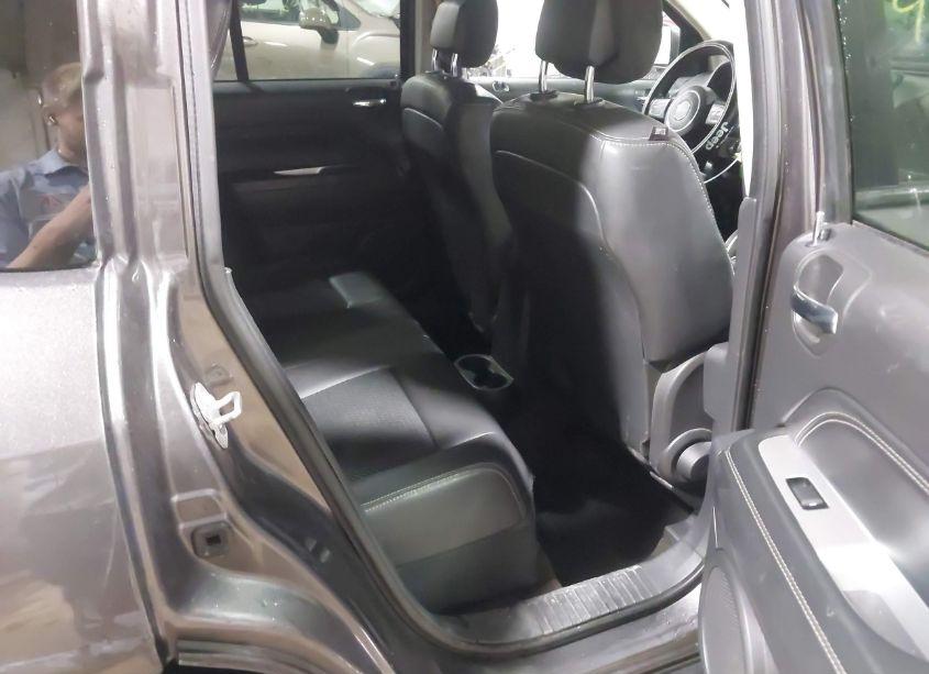 Photo 8 of 2014 Jeep Compass LATITUDE (VIN 1C4NJDEB4ED730871)