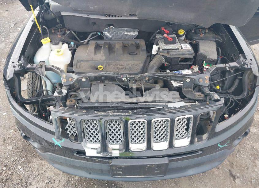 Photo 10 of 2014 Jeep Compass LATITUDE (VIN 1C4NJDEB4ED810817)