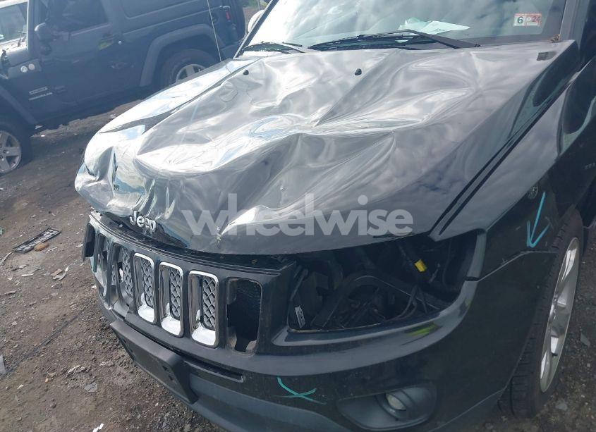 Photo 6 of 2014 Jeep Compass LATITUDE (VIN 1C4NJDEB4ED810817)