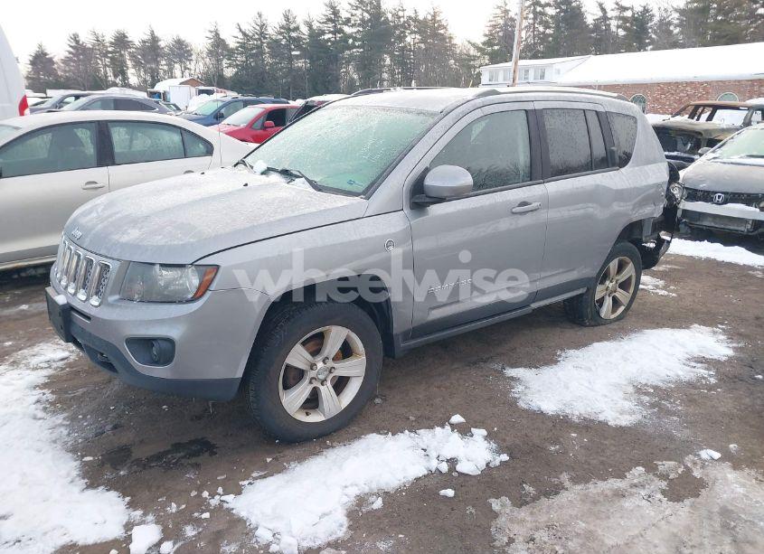 Photo 2 of 2014 Jeep Compass LATITUDE (VIN 1C4NJDEB4ED816200)