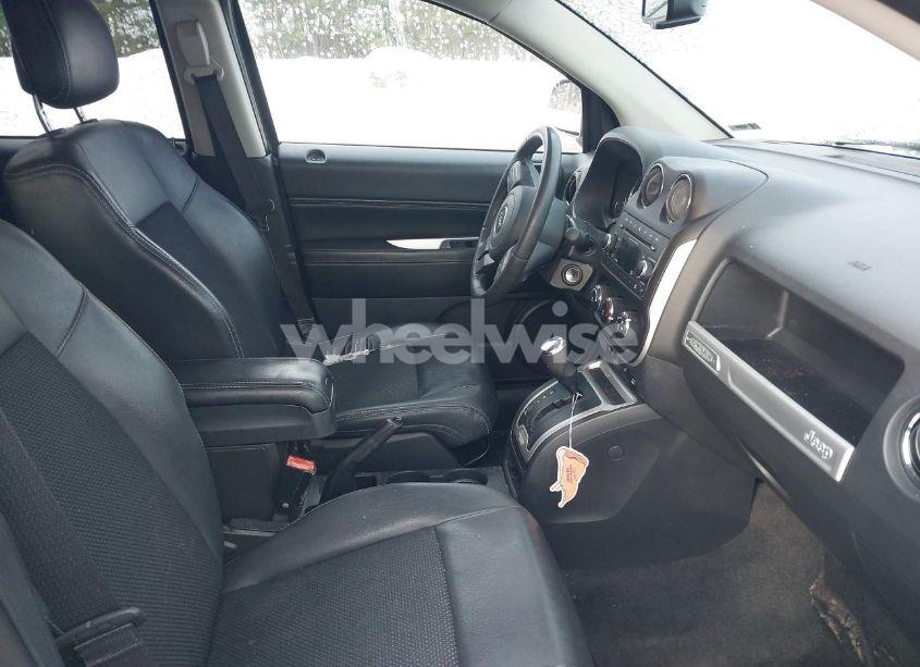 Photo 5 of 2014 Jeep Compass LATITUDE (VIN 1C4NJDEB4ED816200)