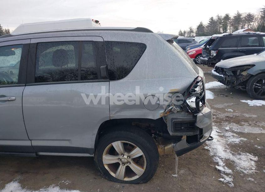 Photo 6 of 2014 Jeep Compass LATITUDE (VIN 1C4NJDEB4ED816200)