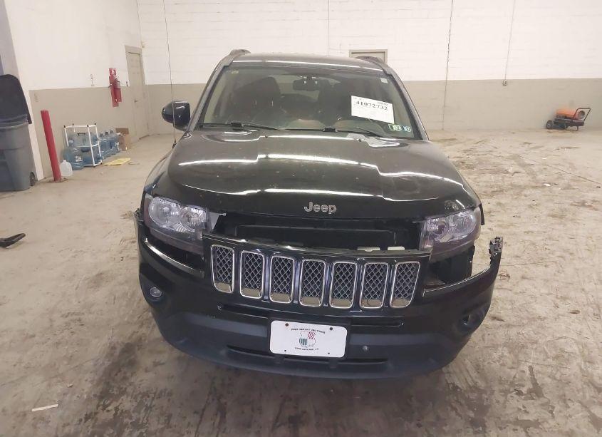 Photo 12 of 2014 Jeep Compass LATITUDE (VIN 1C4NJDEB4ED885744)