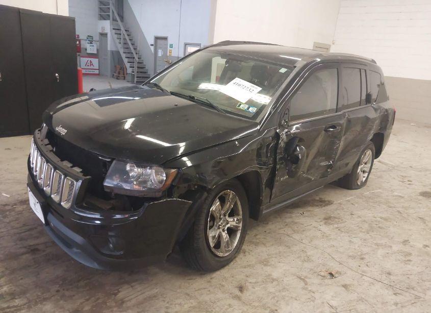 Photo 2 of 2014 Jeep Compass LATITUDE (VIN 1C4NJDEB4ED885744)