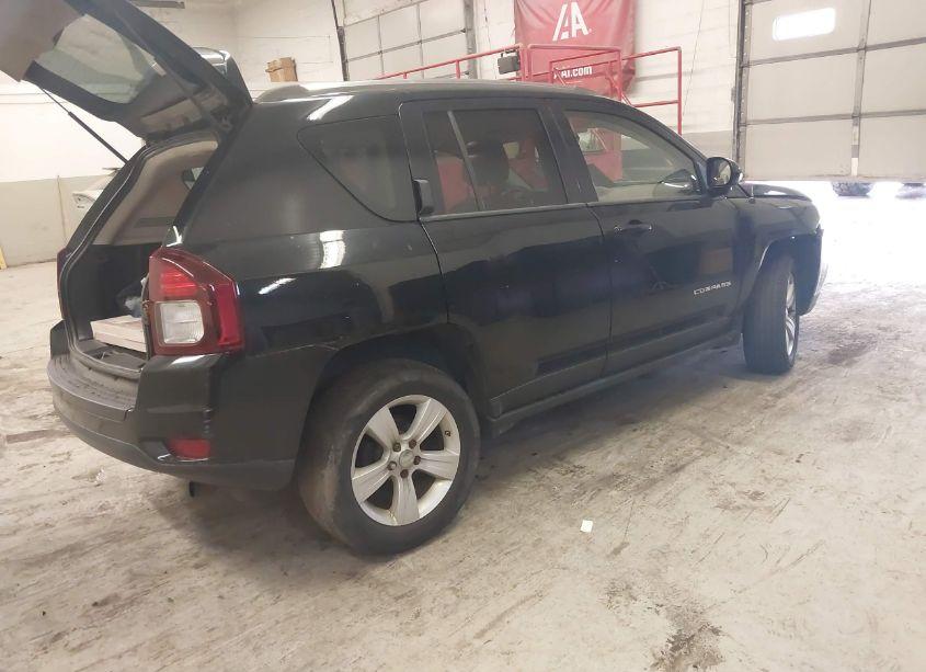Photo 4 of 2014 Jeep Compass LATITUDE (VIN 1C4NJDEB4ED885744)