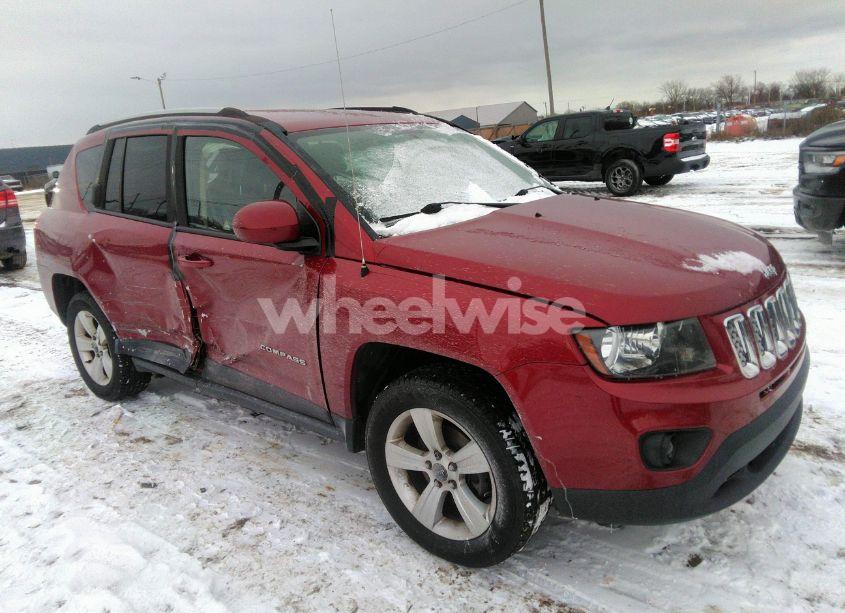 2015 Jeep Compass LATITUDE (VIN 1C4NJDEB4FD208405) main photo