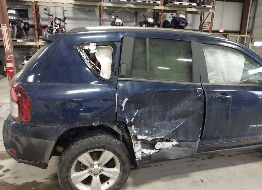 Photo 6 of 2015 Jeep Compass HIGH ALTITUDE EDITION (VIN 1C4NJDEB4FD239606)