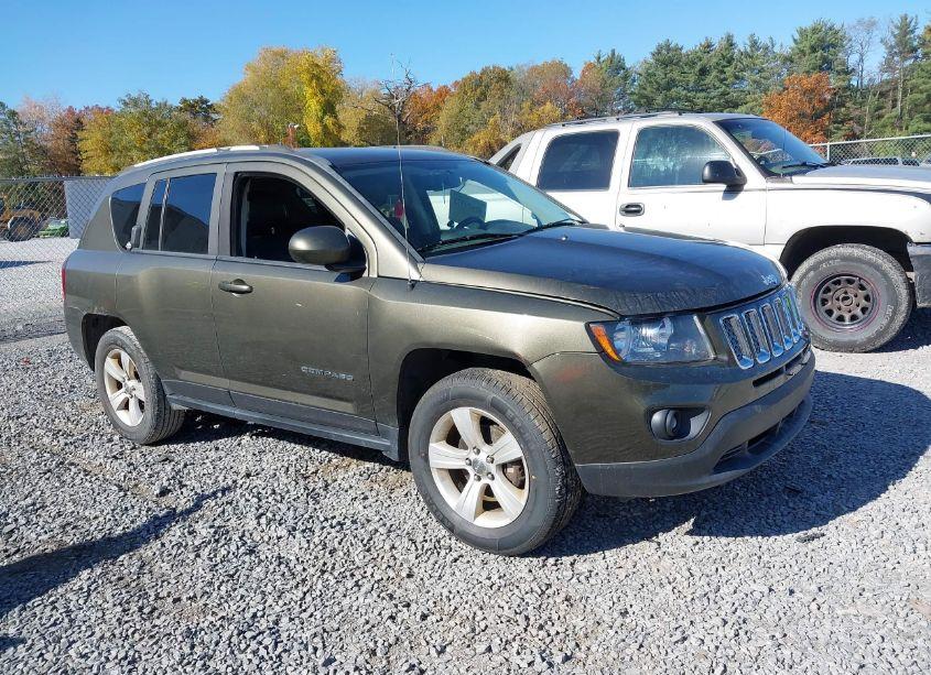 2015 Jeep Compass LATITUDE (VIN 1C4NJDEB4FD307788) main photo