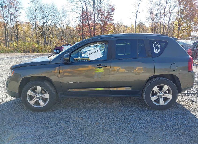 Photo 14 of 2015 Jeep Compass LATITUDE (VIN 1C4NJDEB4FD307788)
