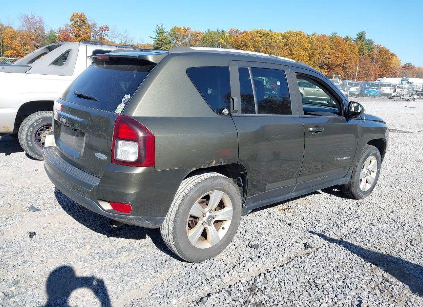Photo 4 of 2015 Jeep Compass LATITUDE (VIN 1C4NJDEB4FD307788)