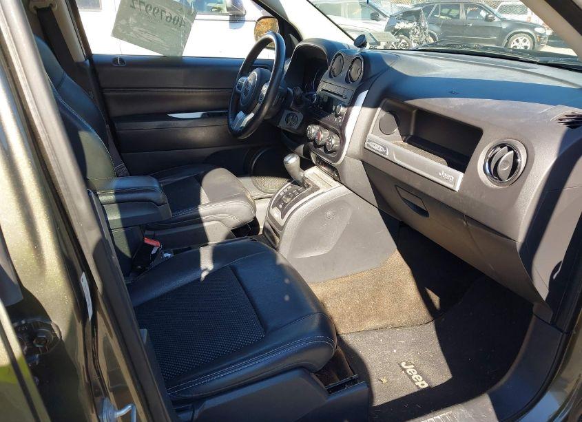 Photo 5 of 2015 Jeep Compass LATITUDE (VIN 1C4NJDEB4FD307788)