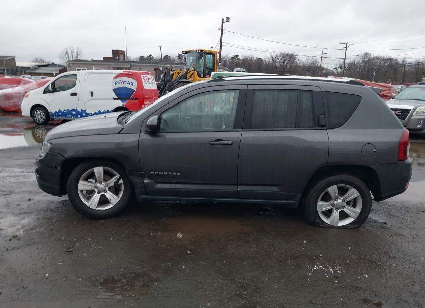 Photo 14 of 2015 Jeep Compass HIGH ALTITUDE EDITION (VIN 1C4NJDEB4FD385875)