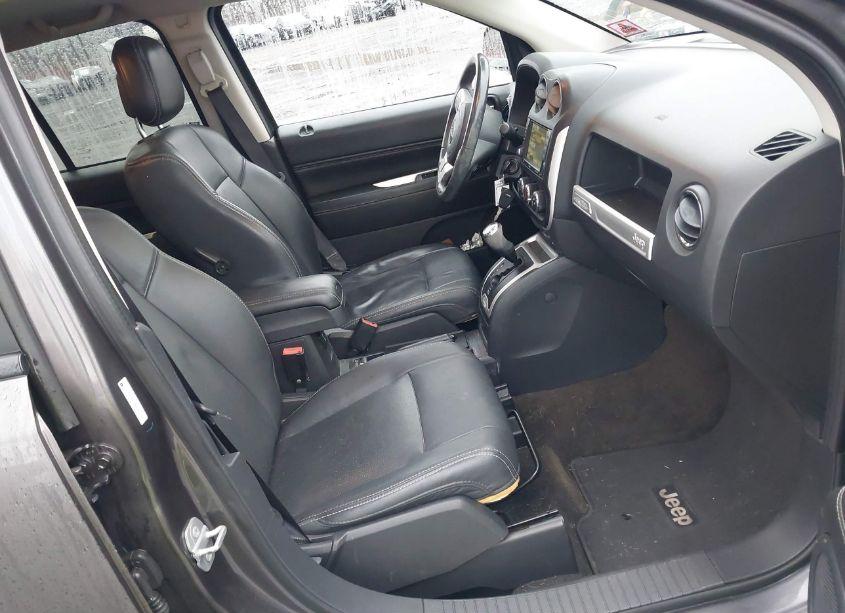 Photo 5 of 2015 Jeep Compass HIGH ALTITUDE EDITION (VIN 1C4NJDEB4FD385875)