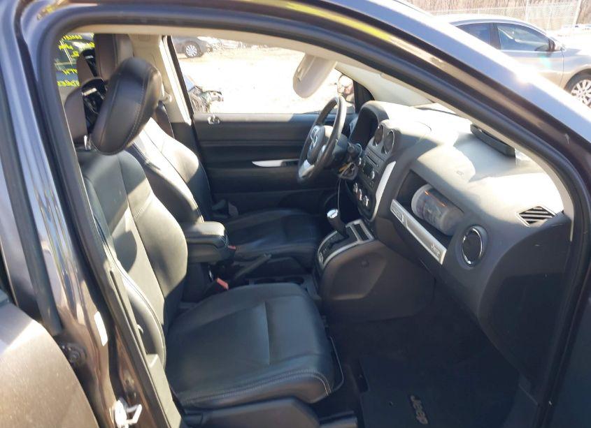 Photo 5 of 2015 Jeep Compass HIGH ALTITUDE EDITION (VIN 1C4NJDEB4FD425565)