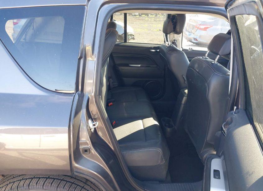 Photo 8 of 2015 Jeep Compass HIGH ALTITUDE EDITION (VIN 1C4NJDEB4FD425565)