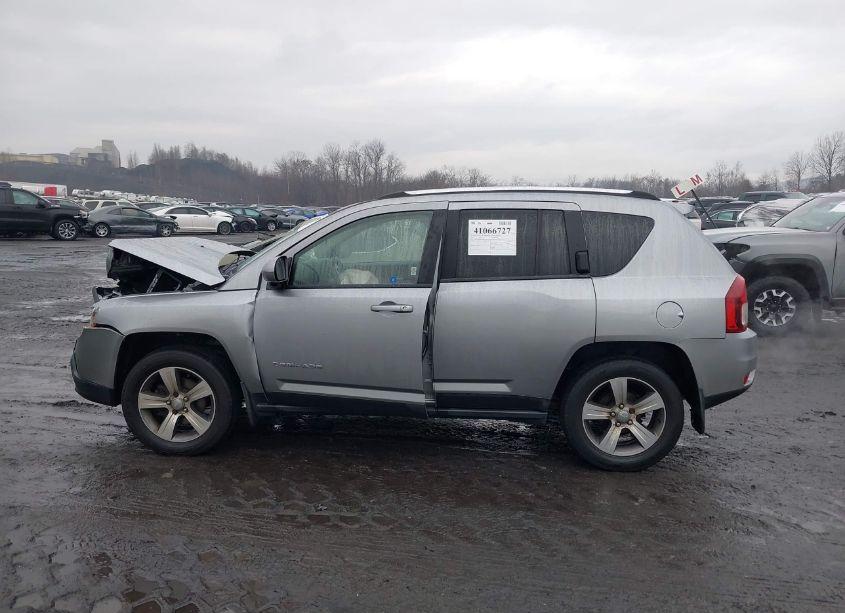 Photo 14 of 2017 Jeep Compass HIGH ALTITUDE 4X4 (VIN 1C4NJDEB4HD113121)
