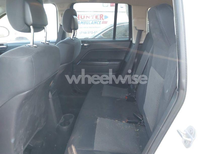 Photo 8 of 2012 Jeep Compass LATITUDE (VIN 1C4NJDEB5CD578080)