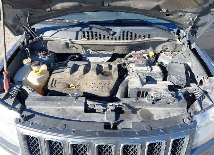 Photo 10 of 2012 Jeep Compass LATITUDE (VIN 1C4NJDEB5CD650833)