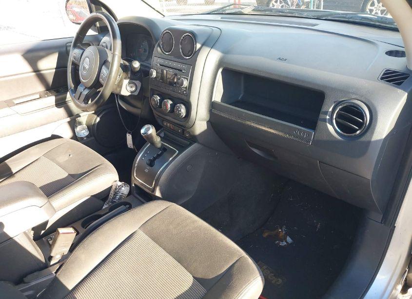 Photo 5 of 2012 Jeep Compass LATITUDE (VIN 1C4NJDEB5CD662013)